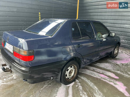 Фольксваген Венто 1995 у Люботине на Automoto.ua Синій Фольксваген Венто, об'ємом двигуна 1.78 л та пробігом 599 тис. км за 2800 $, фото 1 на Automoto.ua