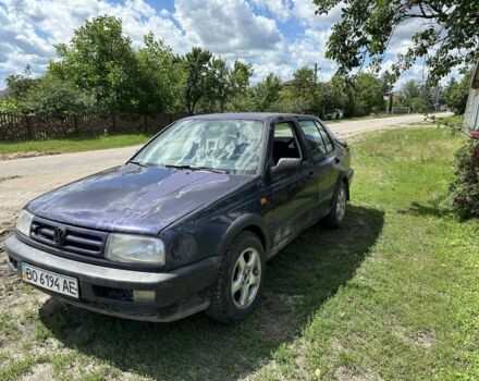Синій Фольксваген Венто, об'ємом двигуна 1.8 л та пробігом 300 тис. км за 350 $, фото 1 на Automoto.ua