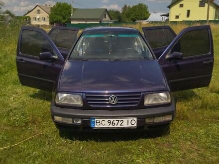 Фольксваген Венто 1997 в Новояворовск на Automoto.ua Синий Фольксваген Венто, объемом двигателя 1.8 л и пробегом 328 тыс. км за 2200 $, фото 1 на Automoto.ua