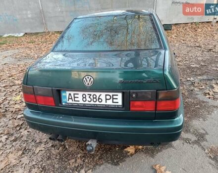 Зеленый Фольксваген Венто, объемом двигателя 1.8 л и пробегом 32 тыс. км за 1800 $, фото 3 на Automoto.ua