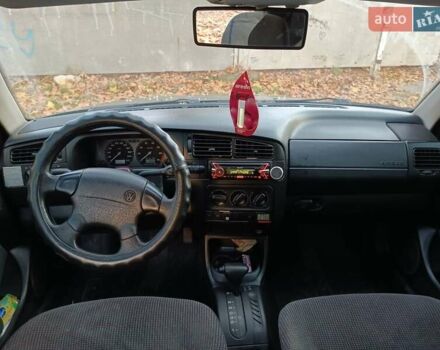 Зеленый Фольксваген Венто, объемом двигателя 1.8 л и пробегом 32 тыс. км за 1800 $, фото 1 на Automoto.ua