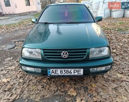 Зеленый Фольксваген Венто, объемом двигателя 1.8 л и пробегом 32 тыс. км за 1800 $, фото 7 на Automoto.ua