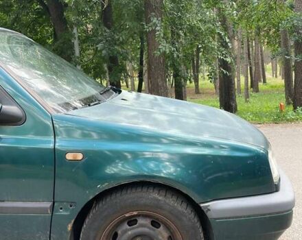 Зелений Фольксваген Венто, об'ємом двигуна 1.78 л та пробігом 306 тис. км за 2000 $, фото 3 на Automoto.ua