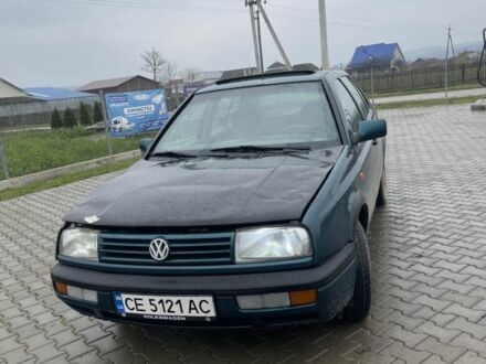 Зеленый Фольксваген Венто, объемом двигателя 1.6 л и пробегом 110 тыс. км за 1400 $, фото 1 на Automoto.ua