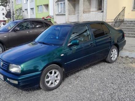 Фольксваген Венто 1997 в Новояворовск на Automoto.ua Зеленый Фольксваген Венто, объемом двигателя 1.6 л и пробегом 290 тыс. км за 2400 $, фото 1 на Automoto.ua
