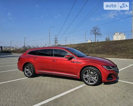 Красный Фольксваген Arteon Shooting Brake, объемом двигателя 1.98 л и пробегом 39 тыс. км за 39500 $, фото 4 на Automoto.ua