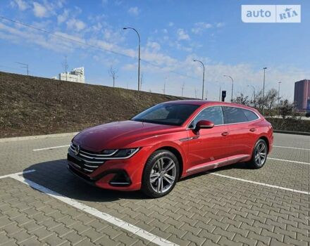 Красный Фольксваген Arteon Shooting Brake, объемом двигателя 1.98 л и пробегом 39 тыс. км за 39500 $, фото 1 на Automoto.ua