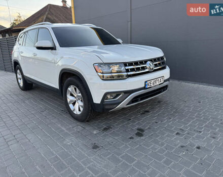 Белый Фольксваген Atlas, объемом двигателя 3.6 л и пробегом 160 тыс. км за 19200 $, фото 2 на Automoto.ua
