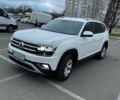 Белый Фольксваген Atlas, объемом двигателя 2 л и пробегом 162 тыс. км за 15500 $, фото 1 на Automoto.ua