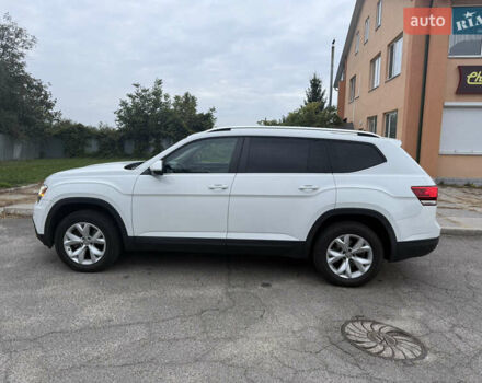 Белый Фольксваген Atlas, объемом двигателя 1.98 л и пробегом 250 тыс. км за 16500 $, фото 1 на Automoto.ua