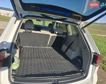 Белый Фольксваген Atlas, объемом двигателя 3.6 л и пробегом 130 тыс. км за 21500 $, фото 4 на Automoto.ua