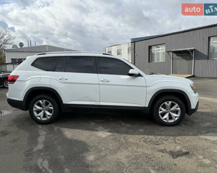 Белый Фольксваген Atlas, объемом двигателя 3.6 л и пробегом 171 тыс. км за 15200 $, фото 3 на Automoto.ua