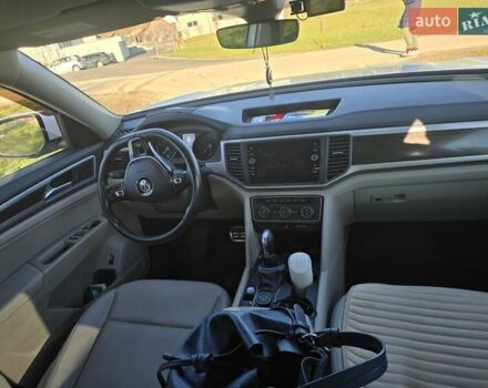 Белый Фольксваген Atlas, объемом двигателя 3.6 л и пробегом 130 тыс. км за 21500 $, фото 6 на Automoto.ua