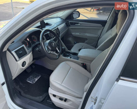 Белый Фольксваген Atlas, объемом двигателя 3.6 л и пробегом 160 тыс. км за 19200 $, фото 14 на Automoto.ua