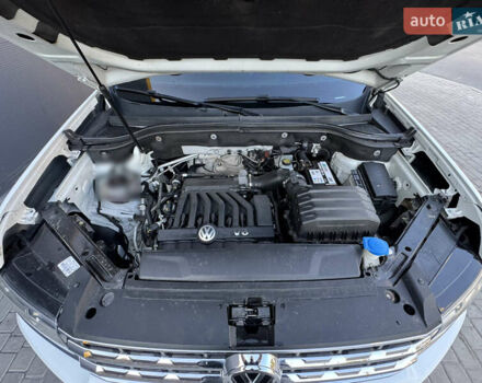 Белый Фольксваген Atlas, объемом двигателя 3.6 л и пробегом 160 тыс. км за 19200 $, фото 19 на Automoto.ua