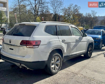 Білий Фольксваген Atlas, об'ємом двигуна 2 л та пробігом 191 тис. км за 10950 $, фото 3 на Automoto.ua