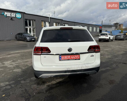Белый Фольксваген Atlas, объемом двигателя 3.6 л и пробегом 171 тыс. км за 15200 $, фото 5 на Automoto.ua