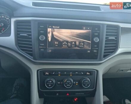 Белый Фольксваген Atlas, объемом двигателя 3.6 л и пробегом 130 тыс. км за 21500 $, фото 7 на Automoto.ua