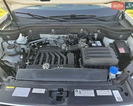 Белый Фольксваген Atlas, объемом двигателя 3.6 л и пробегом 130 тыс. км за 21500 $, фото 8 на Automoto.ua