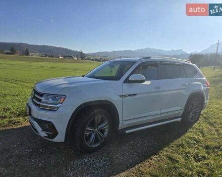 Белый Фольксваген Atlas, объемом двигателя 3.6 л и пробегом 130 тыс. км за 21500 $, фото 1 на Automoto.ua