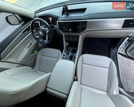 Белый Фольксваген Atlas, объемом двигателя 3.6 л и пробегом 160 тыс. км за 19200 $, фото 20 на Automoto.ua