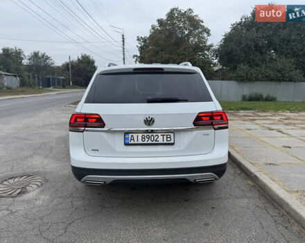 Белый Фольксваген Atlas, объемом двигателя 1.98 л и пробегом 250 тыс. км за 16500 $, фото 3 на Automoto.ua