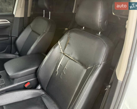 Белый Фольксваген Atlas, объемом двигателя 3.6 л и пробегом 171 тыс. км за 15200 $, фото 20 на Automoto.ua