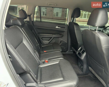 Білий Фольксваген Atlas, об'ємом двигуна 3.6 л та пробігом 120 тис. км за 21000 $, фото 13 на Automoto.ua