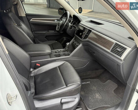 Белый Фольксваген Atlas, объемом двигателя 3.6 л и пробегом 171 тыс. км за 15200 $, фото 7 на Automoto.ua