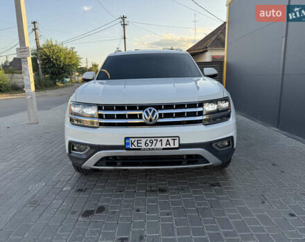 Белый Фольксваген Atlas, объемом двигателя 3.6 л и пробегом 160 тыс. км за 19200 $, фото 1 на Automoto.ua