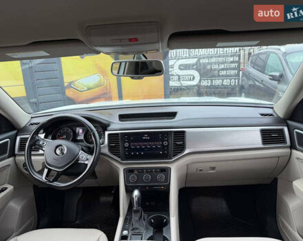 Білий Фольксваген Atlas, об'ємом двигуна 2 л та пробігом 133 тис. км за 17600 $, фото 33 на Automoto.ua