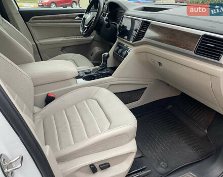 Білий Фольксваген Atlas, об'ємом двигуна 3.6 л та пробігом 114 тис. км за 22280 $, фото 42 на Automoto.ua