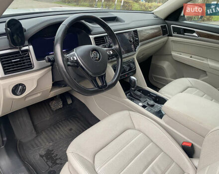 Білий Фольксваген Atlas, об'ємом двигуна 3.6 л та пробігом 114 тис. км за 22280 $, фото 22 на Automoto.ua