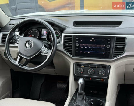 Белый Фольксваген Atlas, объемом двигателя 2 л и пробегом 133 тыс. км за 18200 $, фото 36 на Automoto.ua