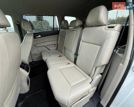 Білий Фольксваген Atlas, об'ємом двигуна 2 л та пробігом 133 тис. км за 17600 $, фото 42 на Automoto.ua