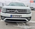Белый Фольксваген Atlas, объемом двигателя 3.6 л и пробегом 142 тыс. км за 25000 $, фото 1 на Automoto.ua