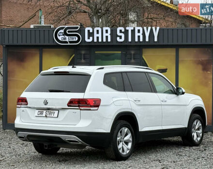 Белый Фольксваген Atlas, объемом двигателя 2 л и пробегом 133 тыс. км за 18200 $, фото 3 на Automoto.ua