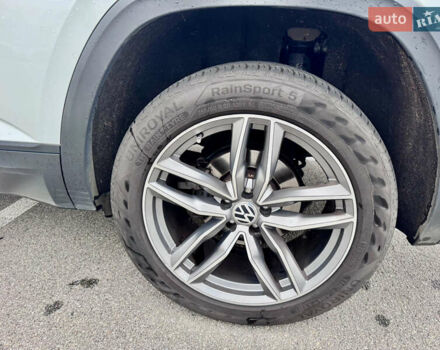 Белый Фольксваген Atlas, объемом двигателя 3.6 л и пробегом 142 тыс. км за 25000 $, фото 8 на Automoto.ua