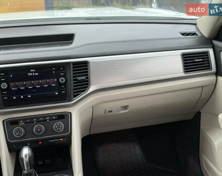 Белый Фольксваген Atlas, объемом двигателя 2 л и пробегом 133 тыс. км за 18200 $, фото 37 на Automoto.ua