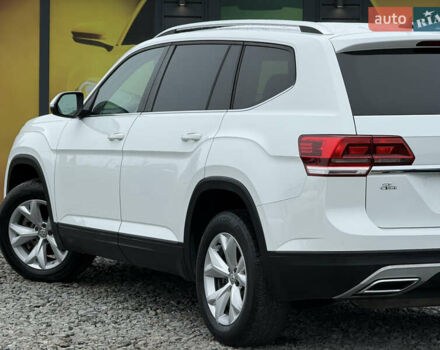 Белый Фольксваген Atlas, объемом двигателя 2 л и пробегом 133 тыс. км за 18200 $, фото 17 на Automoto.ua