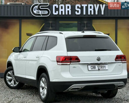 Белый Фольксваген Atlas, объемом двигателя 2 л и пробегом 133 тыс. км за 18200 $, фото 2 на Automoto.ua