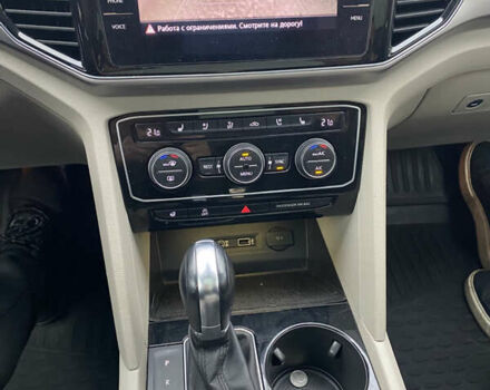 Білий Фольксваген Atlas, об'ємом двигуна 3.6 л та пробігом 114 тис. км за 22280 $, фото 27 на Automoto.ua