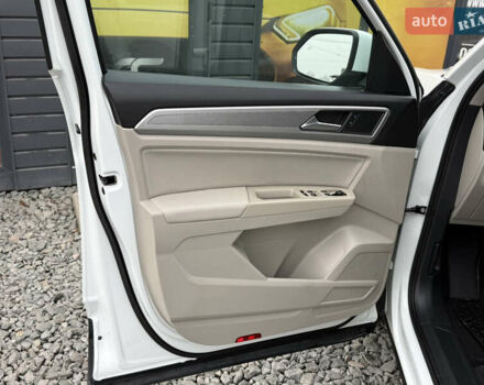 Белый Фольксваген Atlas, объемом двигателя 2 л и пробегом 133 тыс. км за 18200 $, фото 47 на Automoto.ua