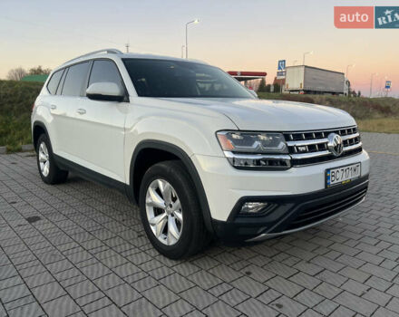 Белый Фольксваген Atlas, объемом двигателя 3.6 л и пробегом 65 тыс. км за 21300 $, фото 1 на Automoto.ua