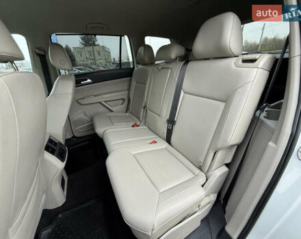 Белый Фольксваген Atlas, объемом двигателя 2 л и пробегом 133 тыс. км за 18200 $, фото 45 на Automoto.ua