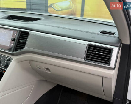 Белый Фольксваген Atlas, объемом двигателя 2 л и пробегом 133 тыс. км за 18200 $, фото 32 на Automoto.ua