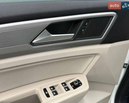 Білий Фольксваген Atlas, об'ємом двигуна 2 л та пробігом 133 тис. км за 17600 $, фото 44 на Automoto.ua