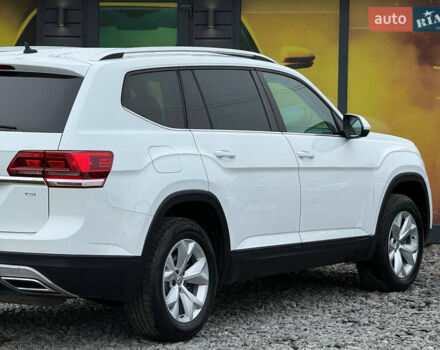 Білий Фольксваген Atlas, об'ємом двигуна 2 л та пробігом 133 тис. км за 17600 $, фото 19 на Automoto.ua