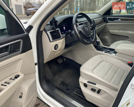 Білий Фольксваген Atlas, об'ємом двигуна 3.6 л та пробігом 114 тис. км за 22280 $, фото 20 на Automoto.ua