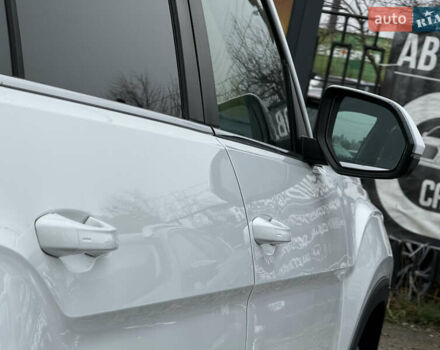 Белый Фольксваген Atlas, объемом двигателя 2 л и пробегом 133 тыс. км за 18200 $, фото 25 на Automoto.ua